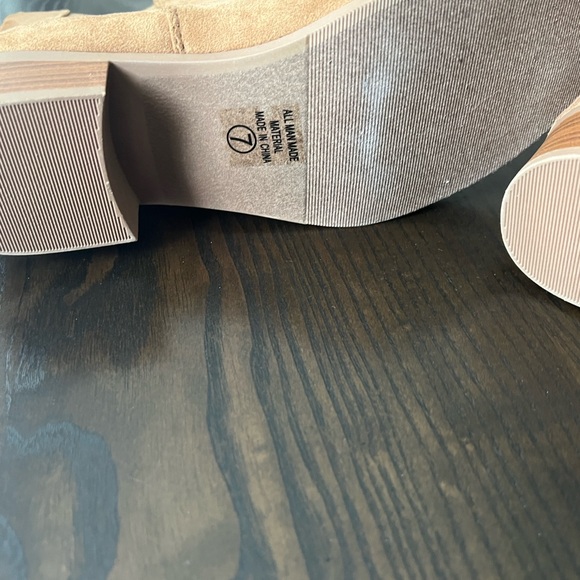 Women size 7 Soda suede ankle boots brand new - Picture 6 of 6